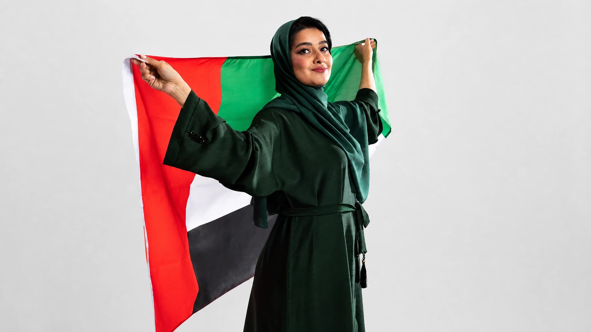حملة "فخورون بالإمارات": تخفيضات دبي وشرح تأثيرها على السوق