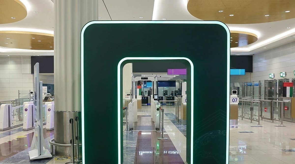 Click & Travel Dubai mobile passport service for airports