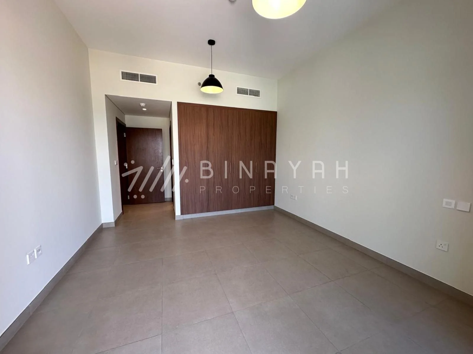 Ready To Move In Unfurnished Near To Metro