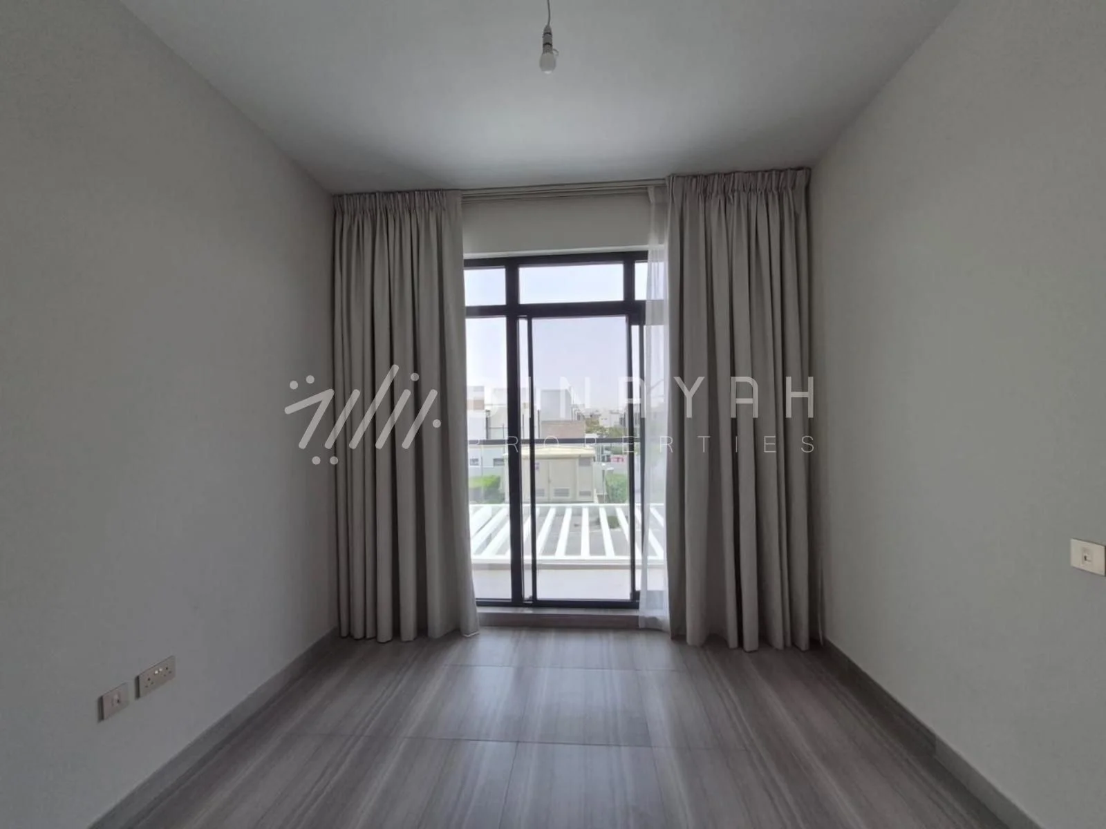 Premium 4br Townhouse Vacant Prime Location