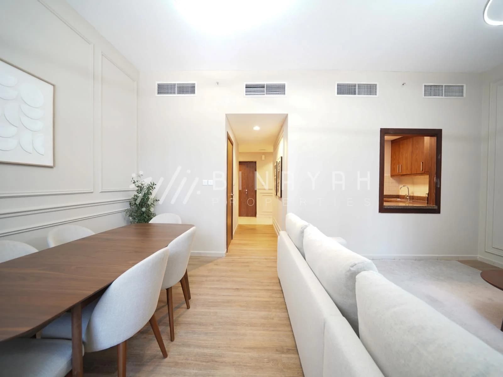 Upgraded Luxury Living Spacious 2br