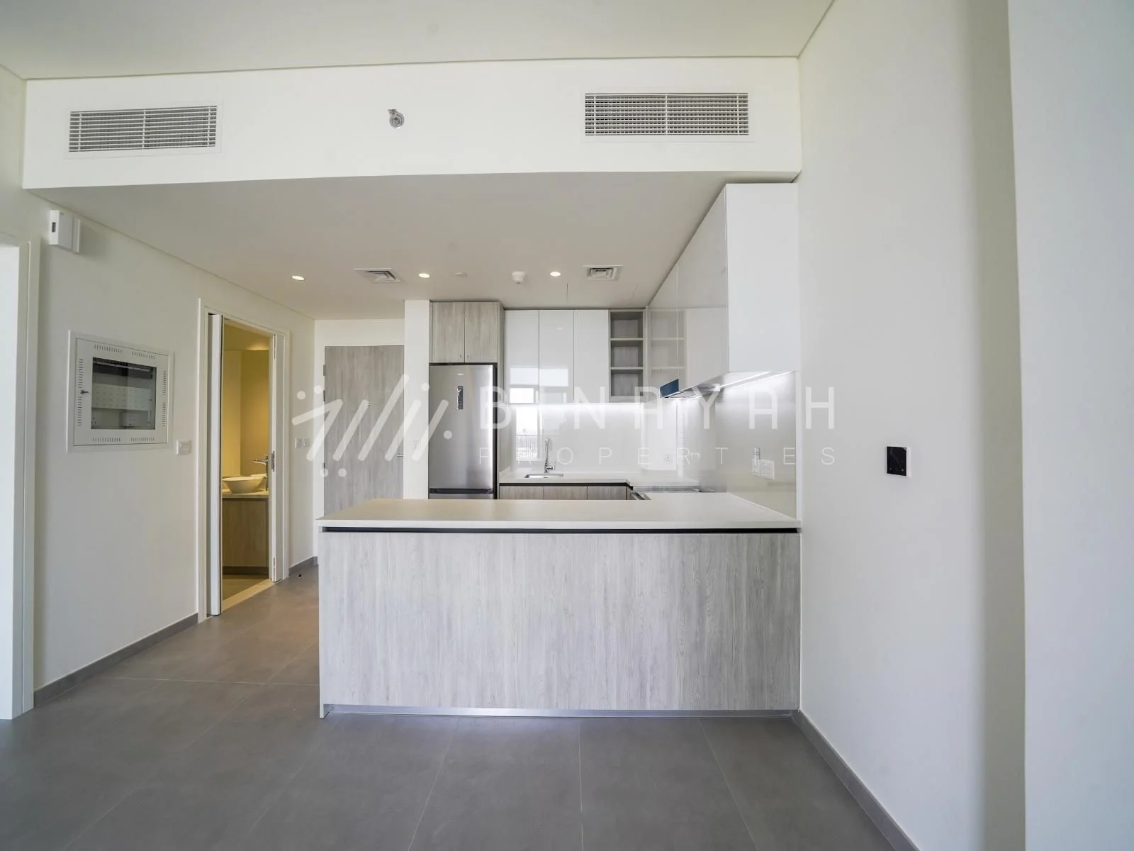 Spacious Layout 1 Bedroom Vacant