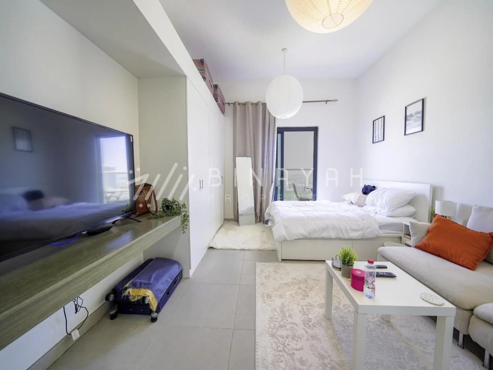 Fully Furnished 12 Cheques Prime Location