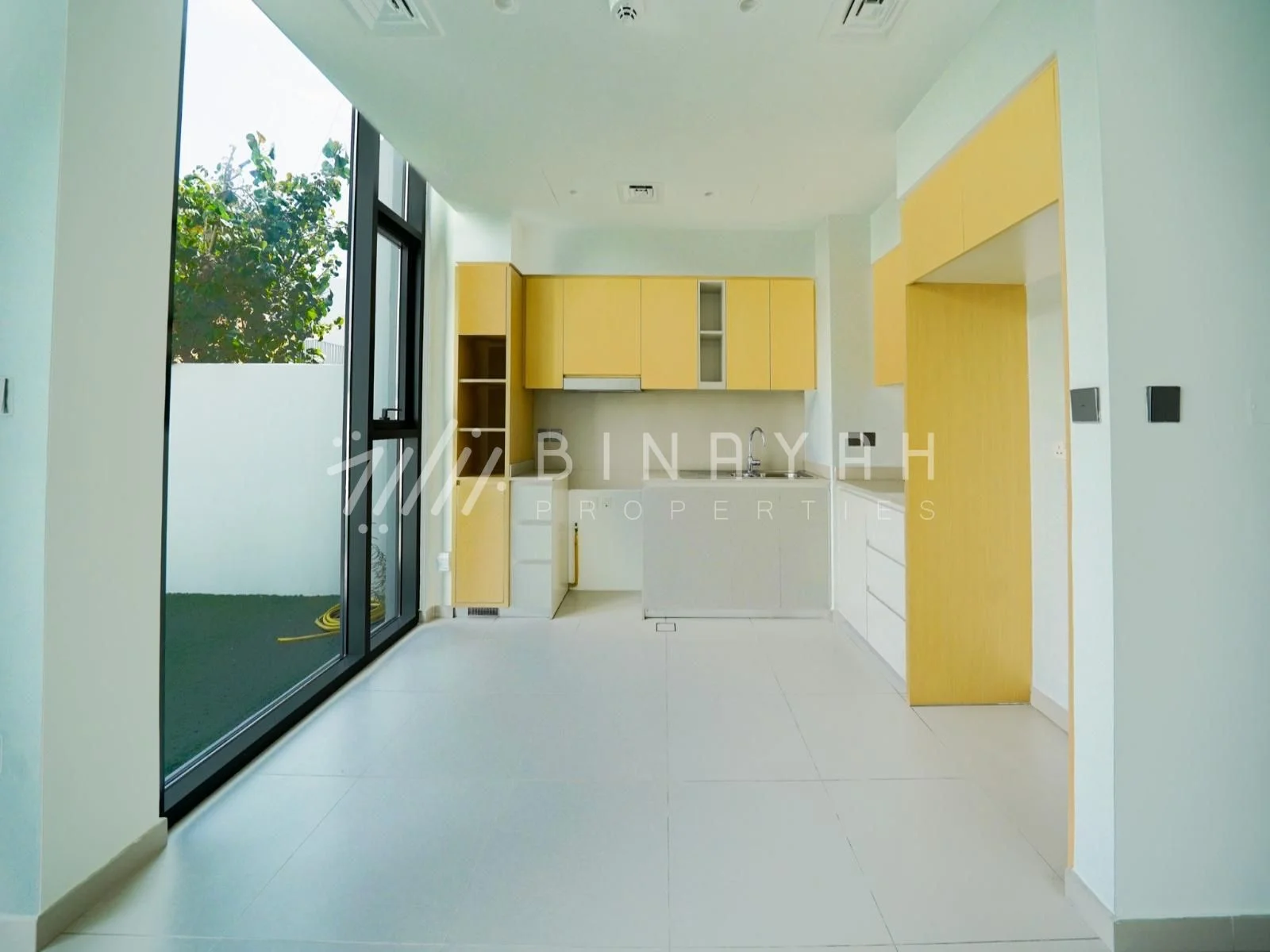 Single Row Spacious Family Friendly Community