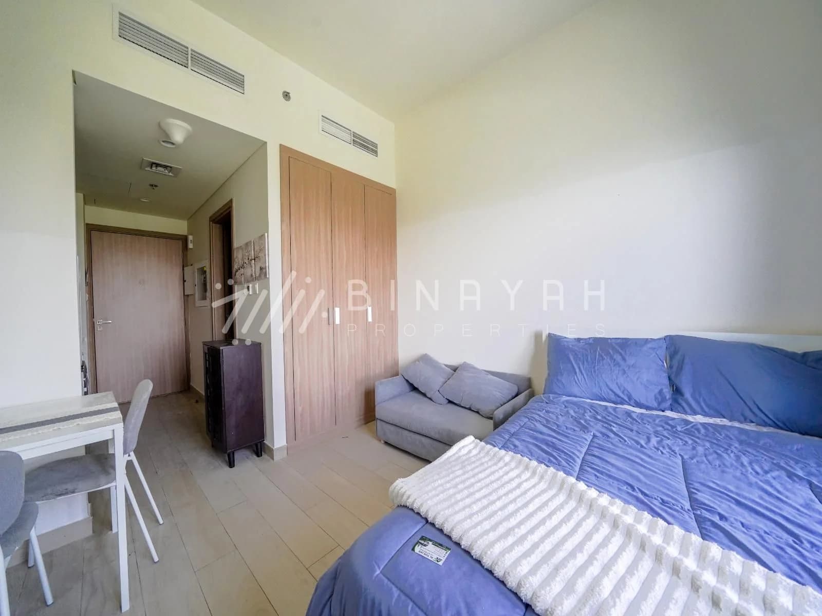 Fully Furnished Pool And Park View Balcony