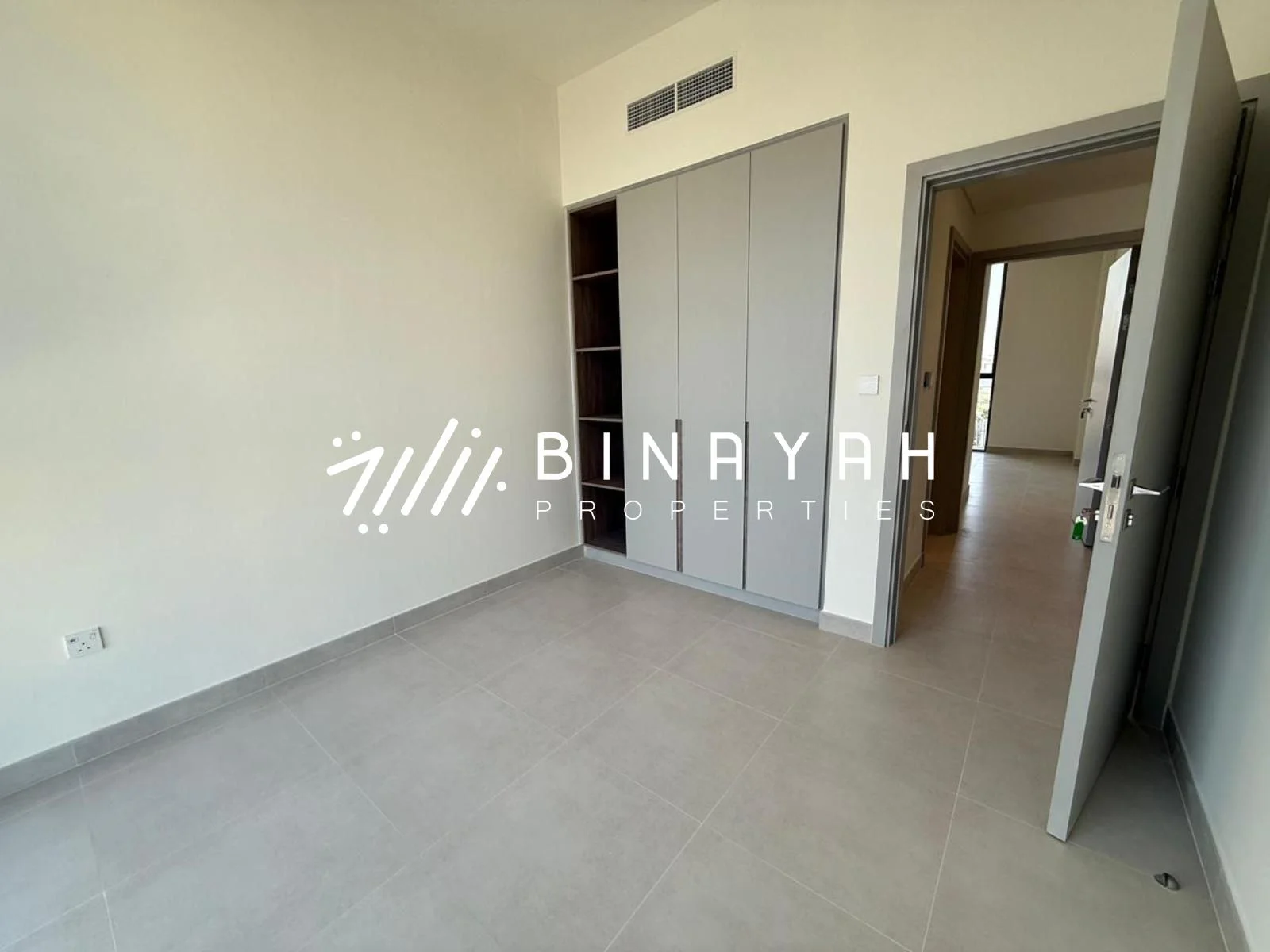 Spacious Studio Vacant Balcony