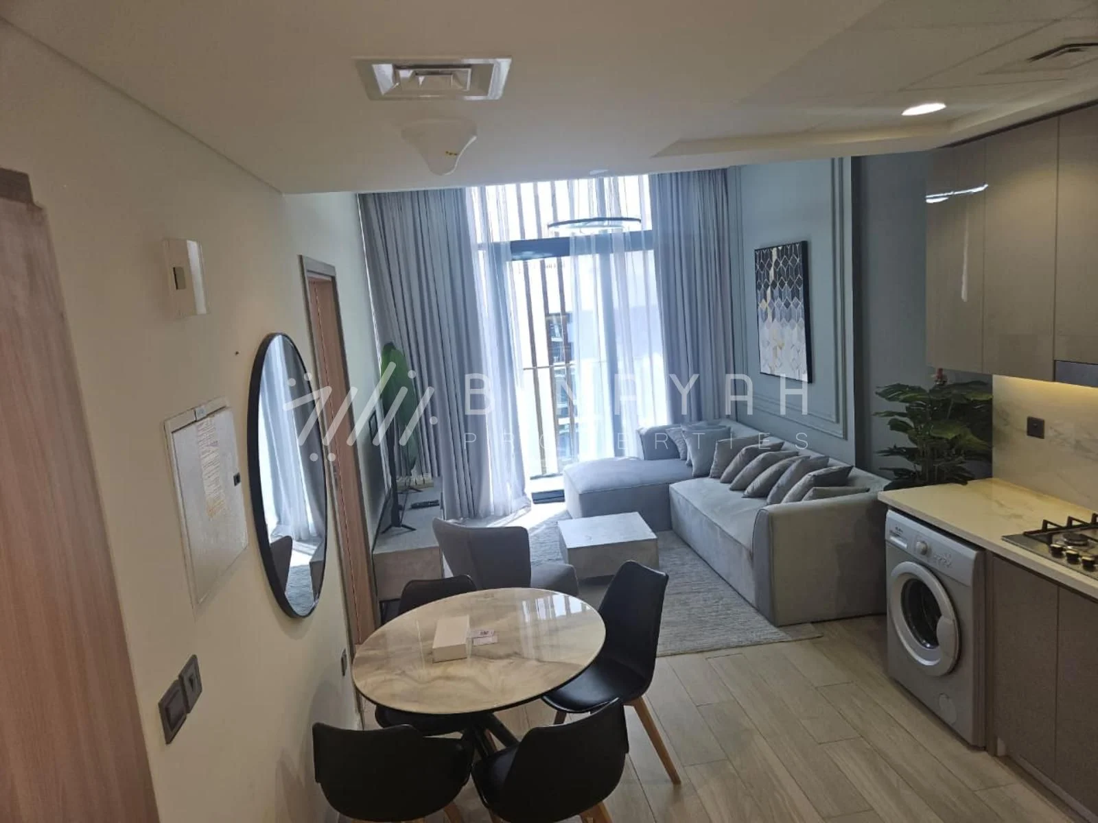 Elegant 1 Bedroom High Floor Community View