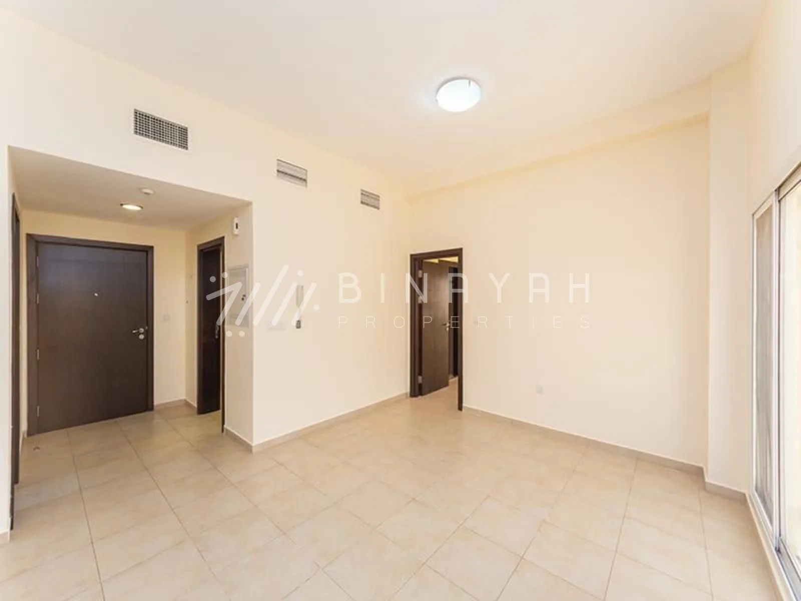 Non Affected Spacious Layout Closed Kitchen
