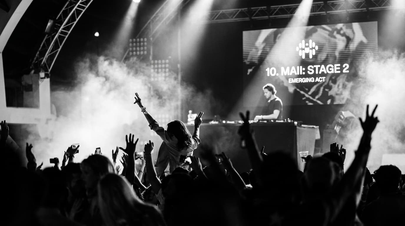 Who is Maii and when do they play Sole DXB?