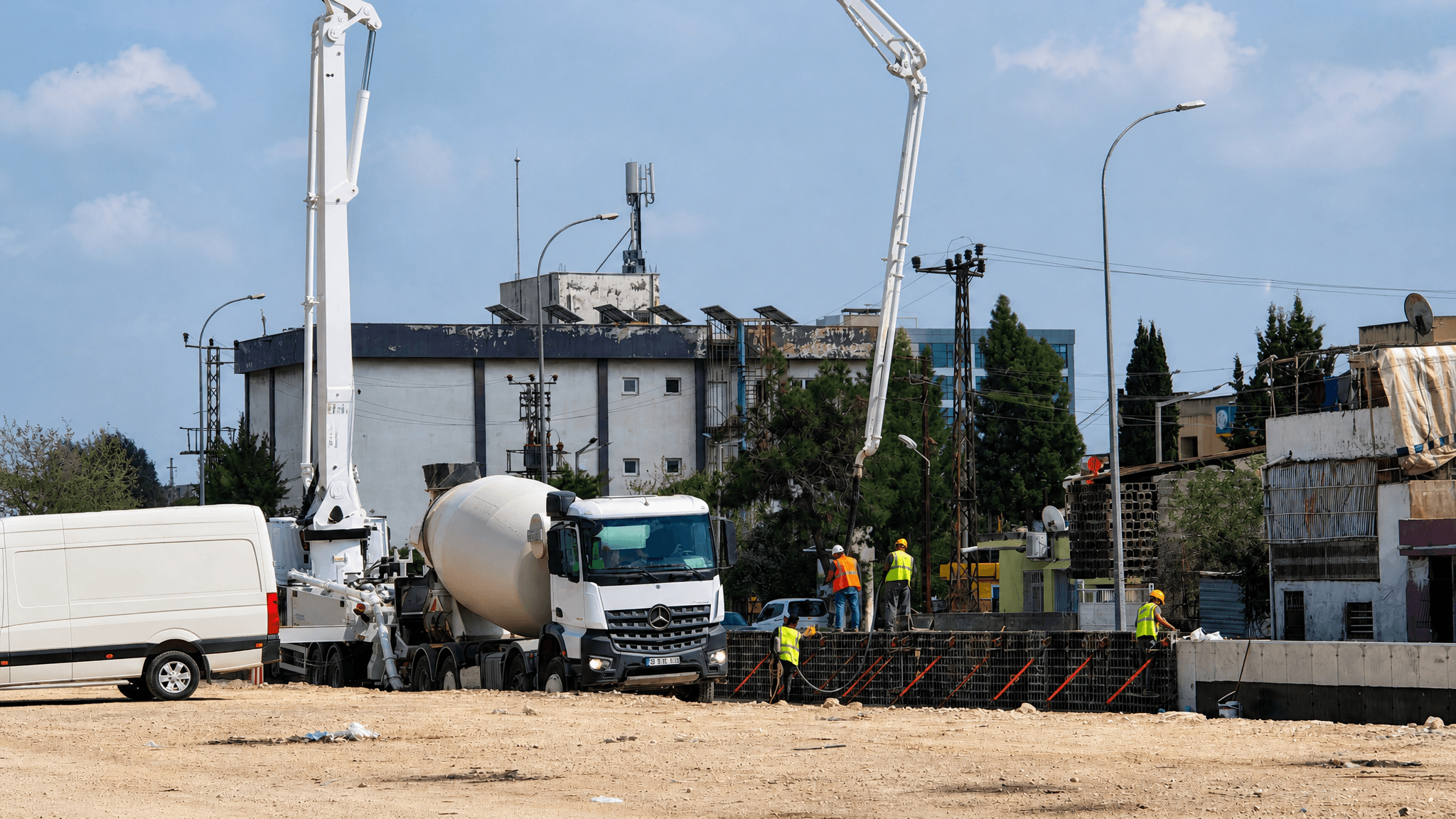What are the short-term effects on traffic and construction?