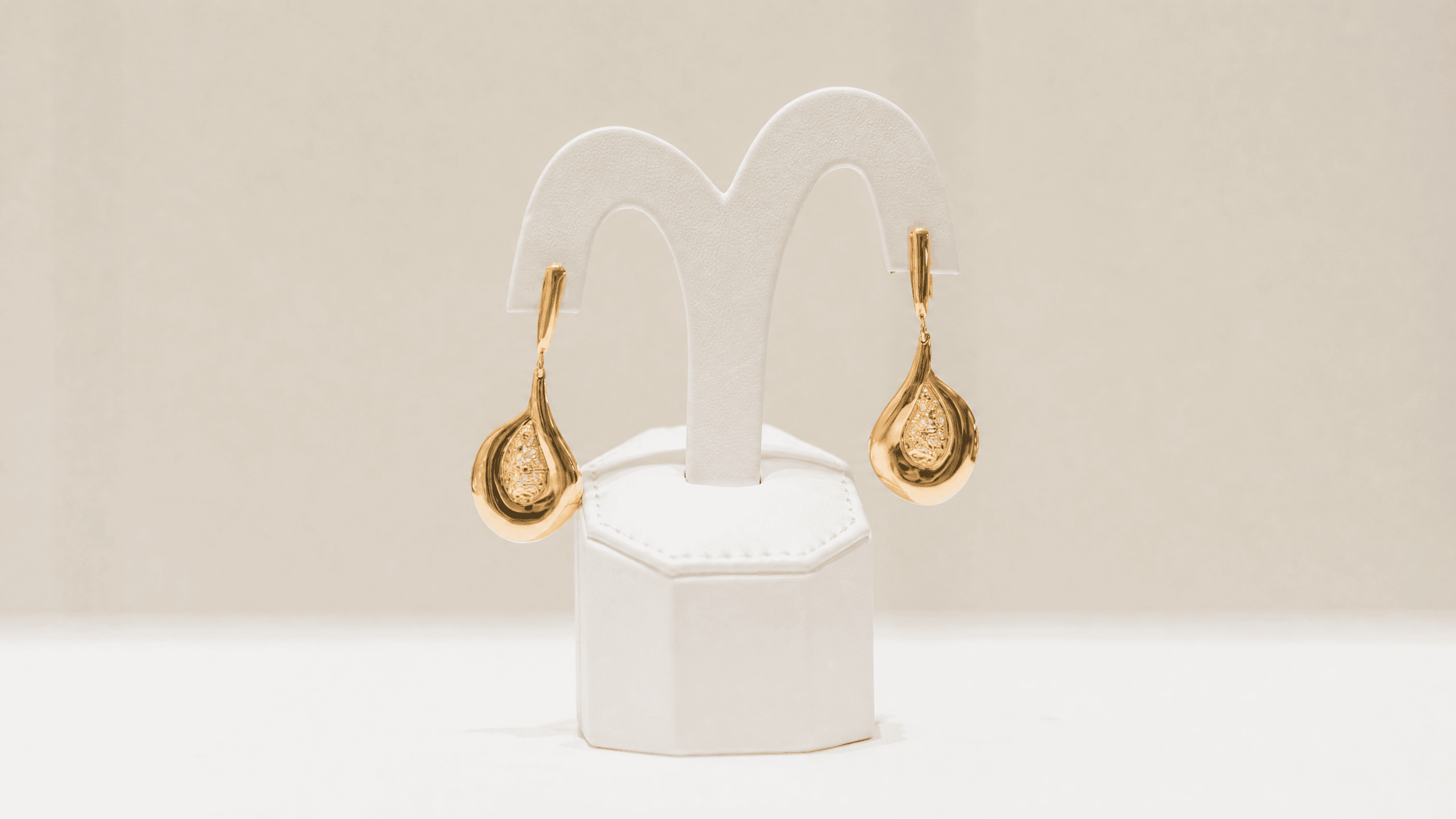 Why does the Jewel of Joy by Joyalukkas unveiling matter to Dubai's gold market?
