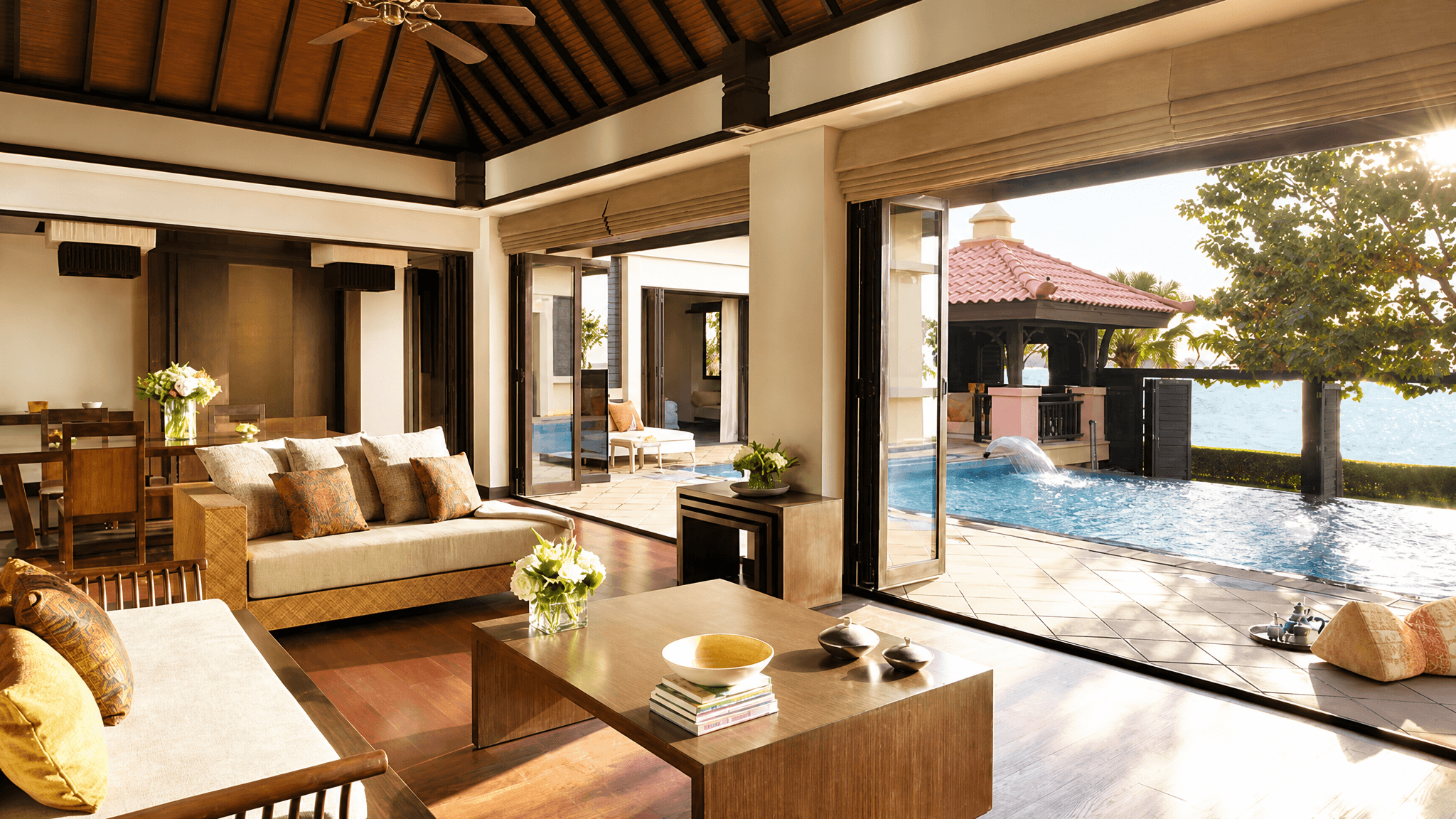 What should I expect from an Anantara The Palm Dubai Resort staycation experience?