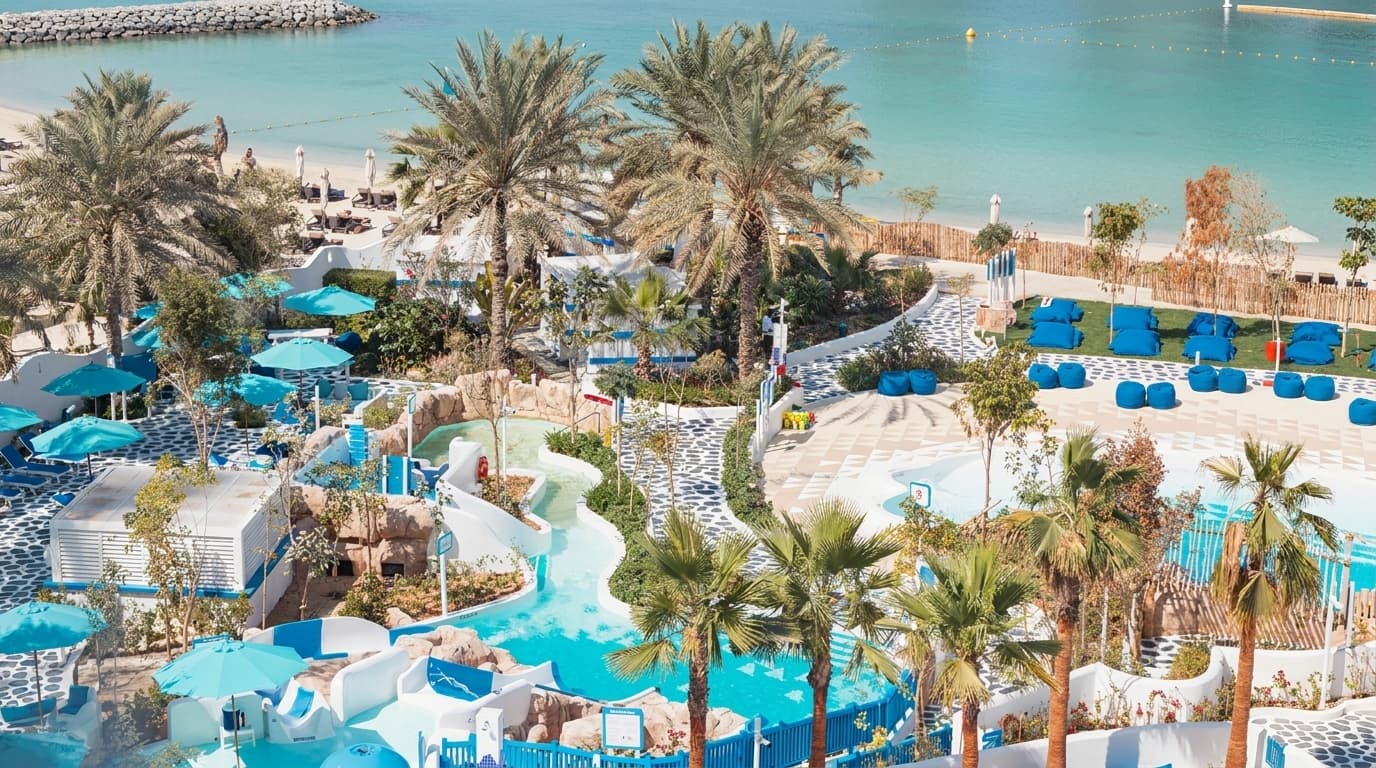 Is Westin Mina Seyahi a double resort on Jumeirah Beach?