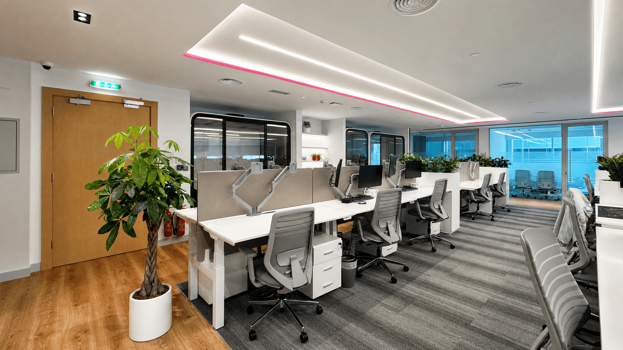 What does unifying Dubai government digital services mean for residents and businesses?