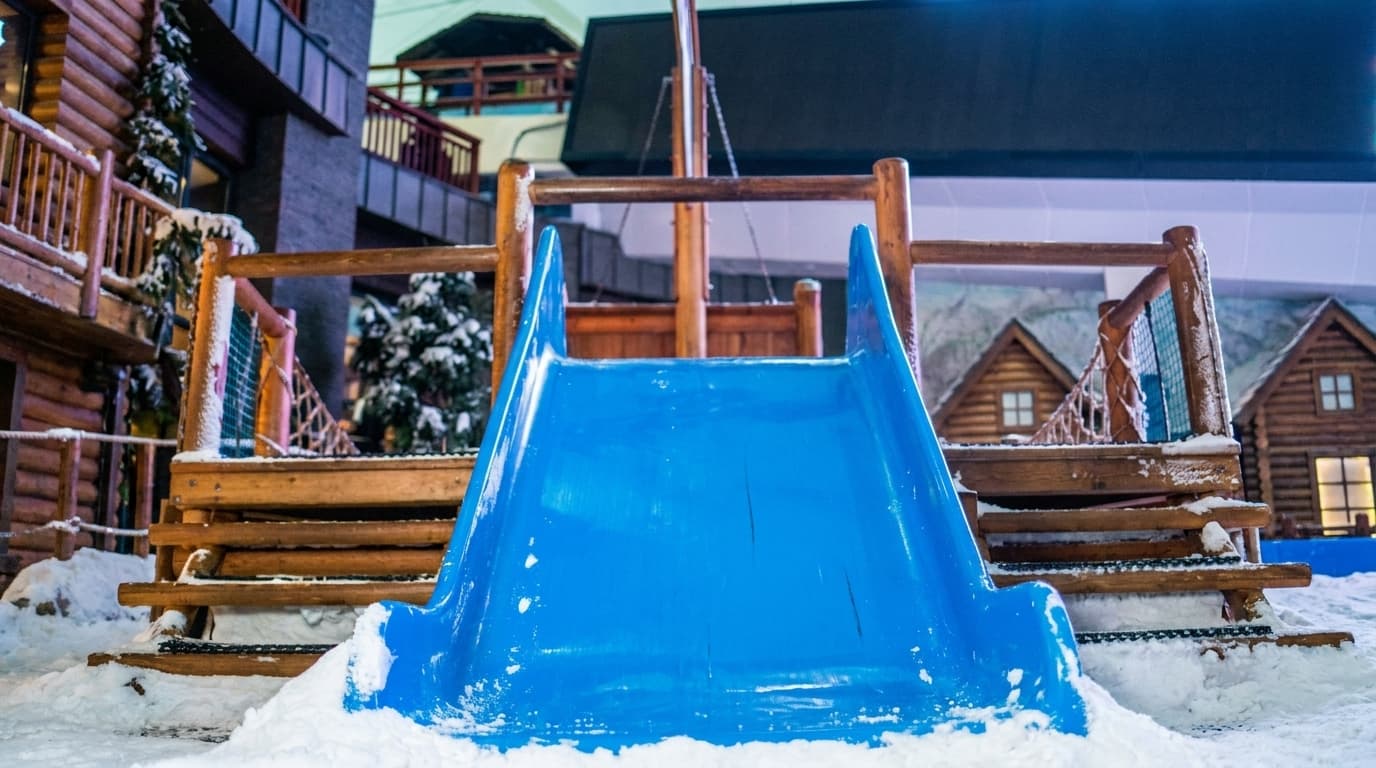 What are the best indoor activities in Dubai for hot afternoons?
