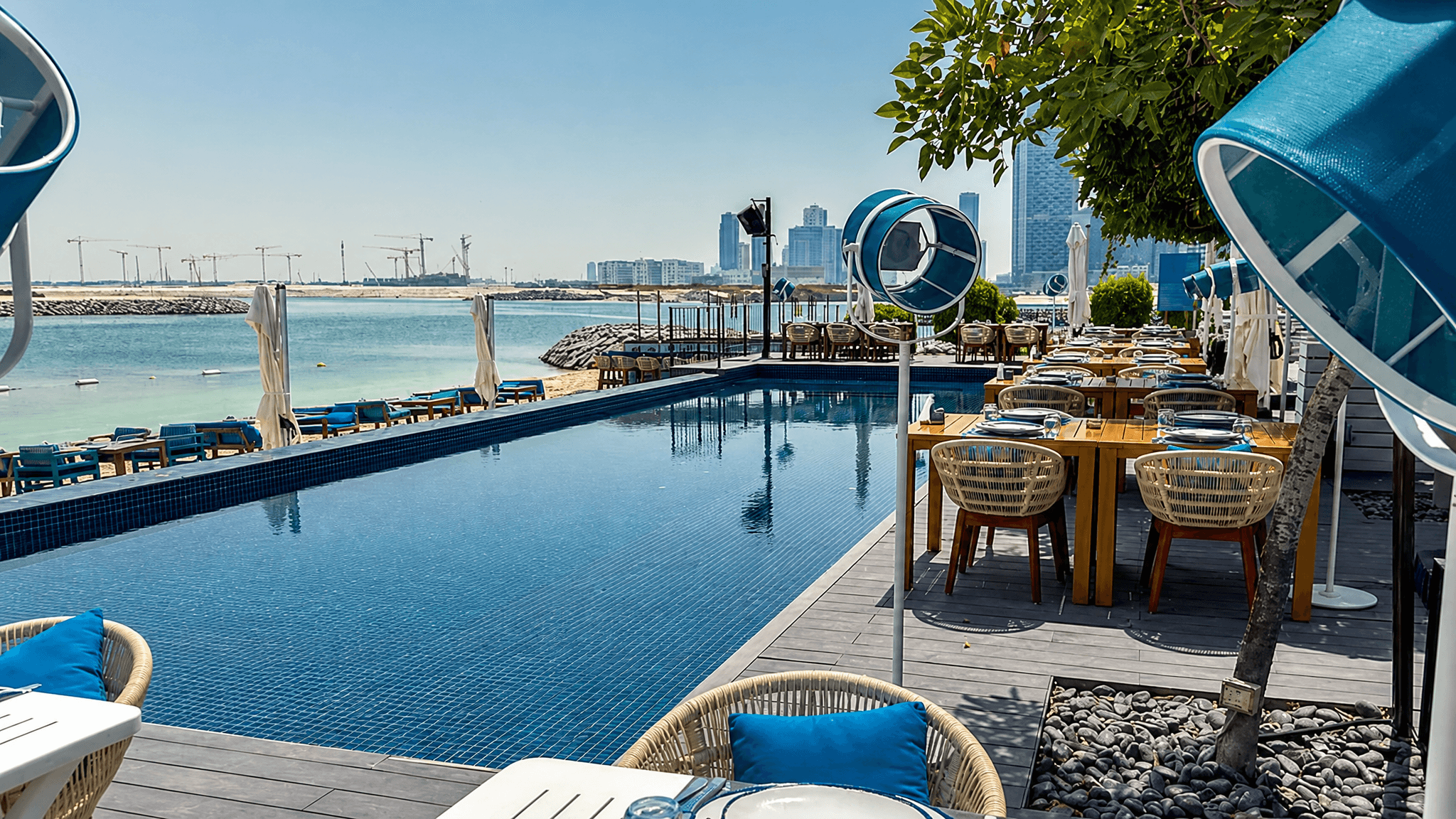 How does McGettigan's Fan Zone fit into Abu Dhabi's dining and entertainment scene?