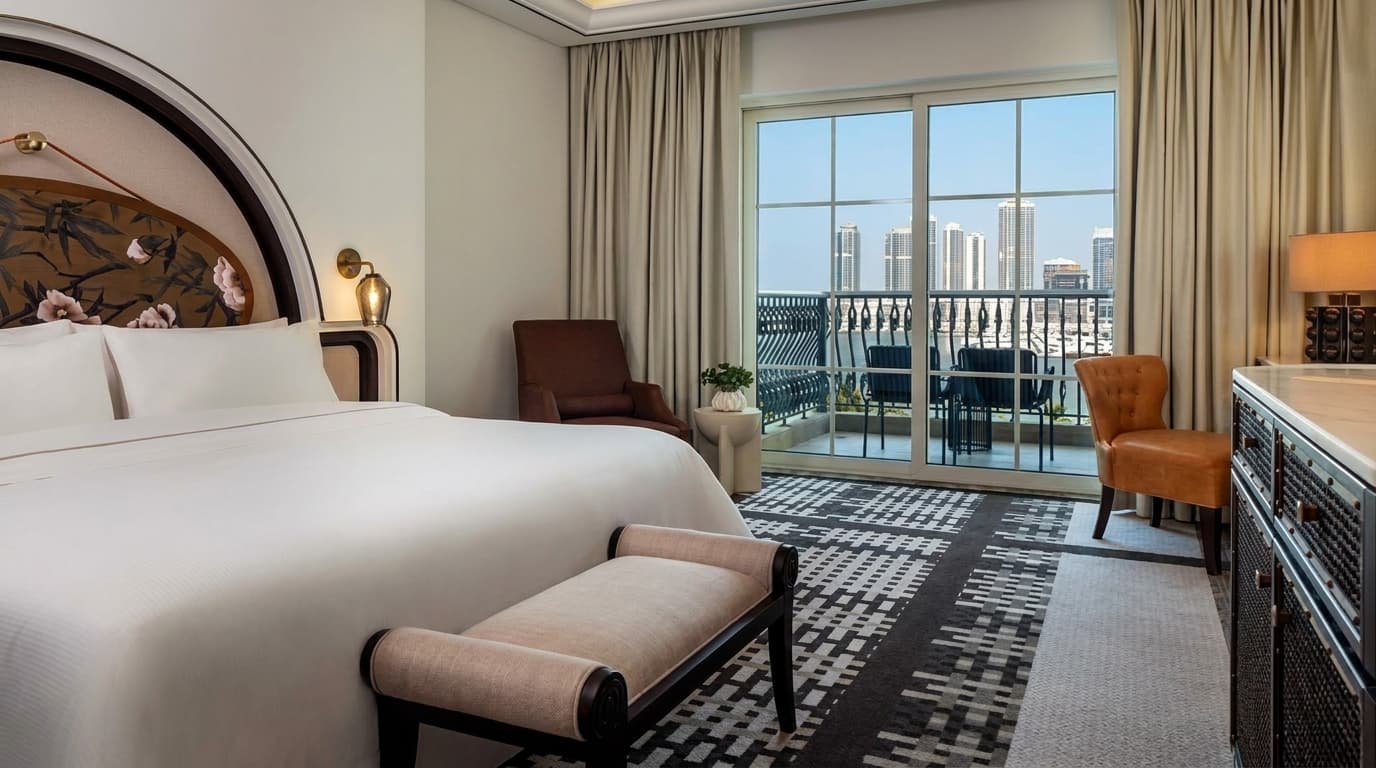 What practical things should I know about rooms, access and what to pack for Westin Mina Seyahi?